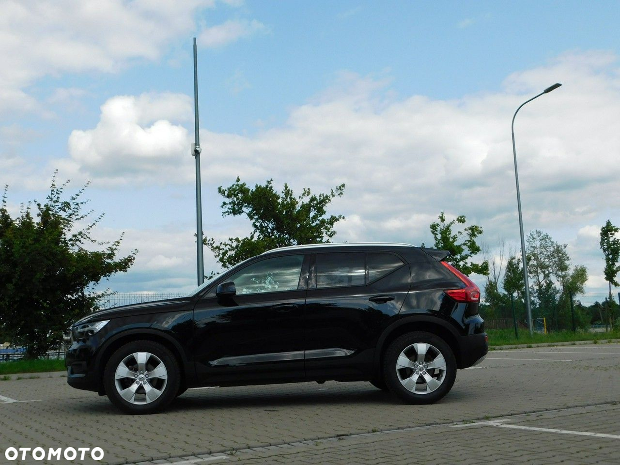 Volvo XC 40 D3 Momentum Pro - 2