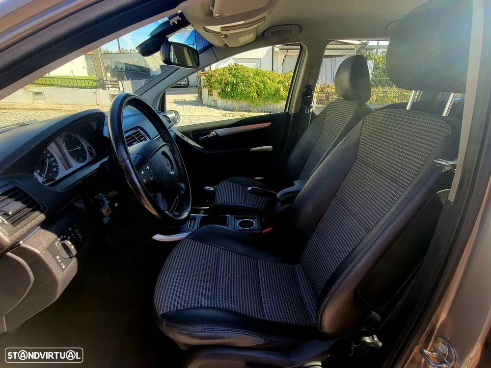 Mercedes-Benz B 180 - 15