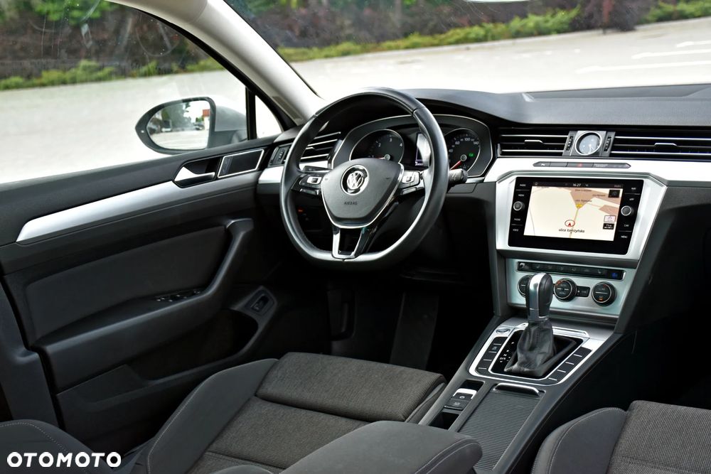 Volkswagen Passat 2.0 TDI SCR DSG Comfortline - 40