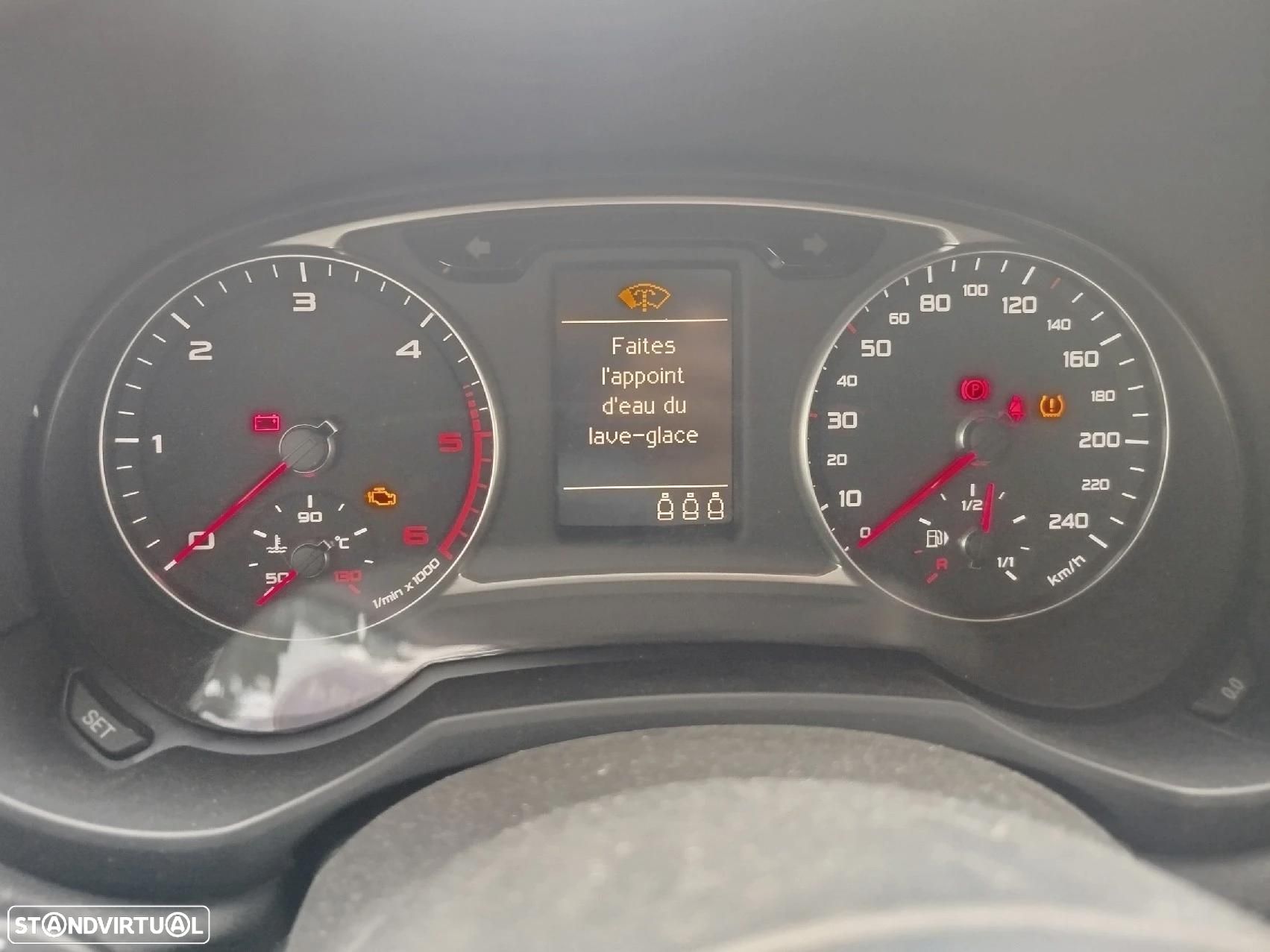 Quadrante / painel de instrumentos AUDI A1 Sportback (8XA, 8XF) - 1
