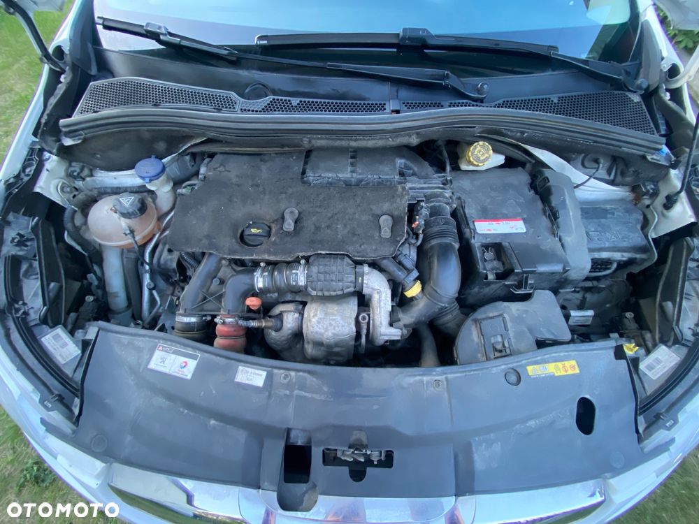 Peugeot 2008 1.6 e-HDi Active S&S - 7