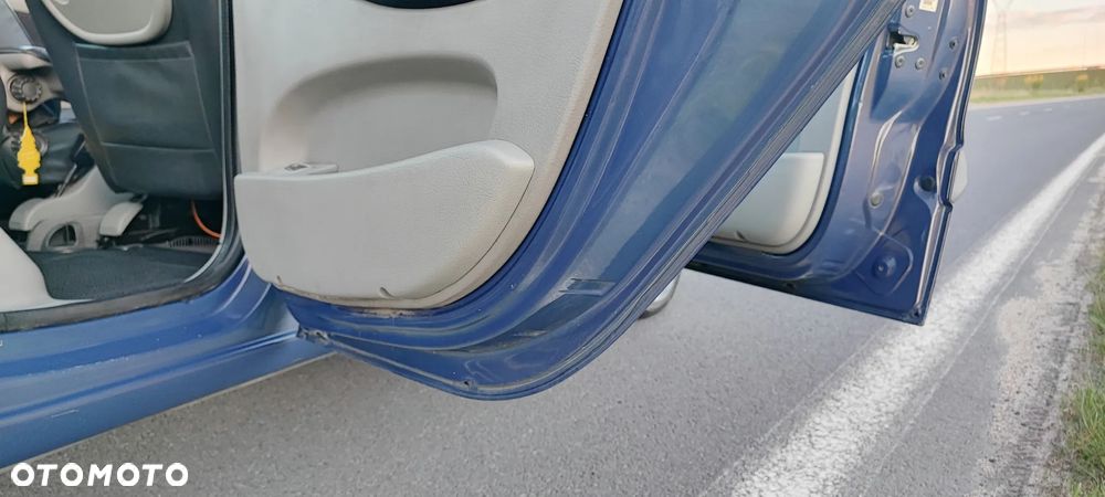 Renault Scenic 2.0 16V Privilege - 23