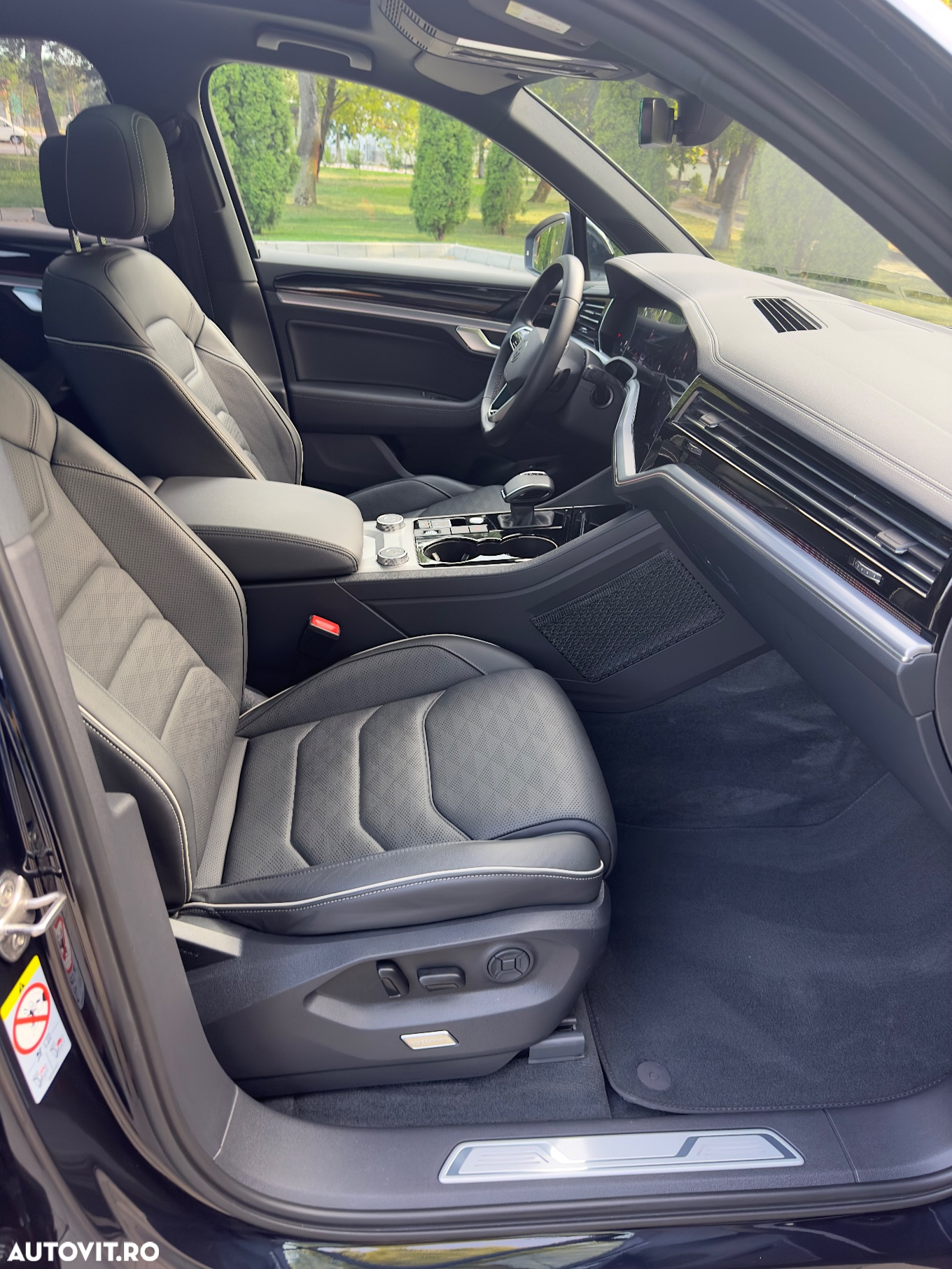 Volkswagen Touareg 3.0 V6 e-Hybrid 4Motion Aut. Elegance - 19