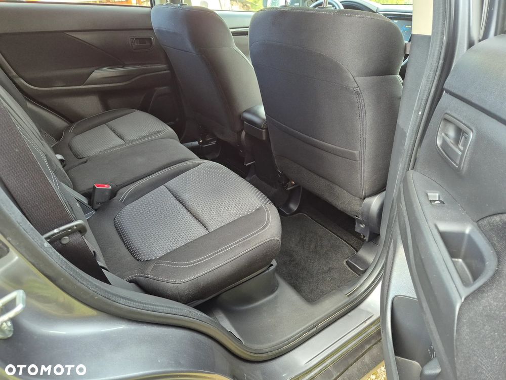Mitsubishi Outlander 2.0 2WD - 19