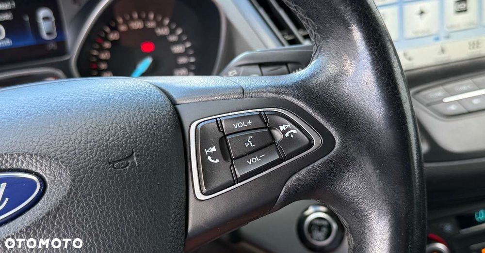 Ford Kuga - 26