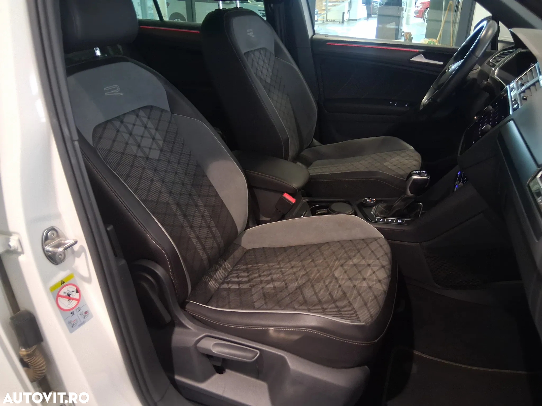Volkswagen Tiguan 2.0 TDI SCR DSG 4Motion R-Line - 33