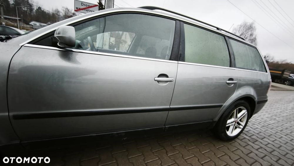 Volkswagen Passat 1.9 TDI Comfortline - 10