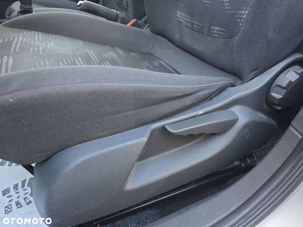 Opel Corsa 1.4 16V Enjoy - 18