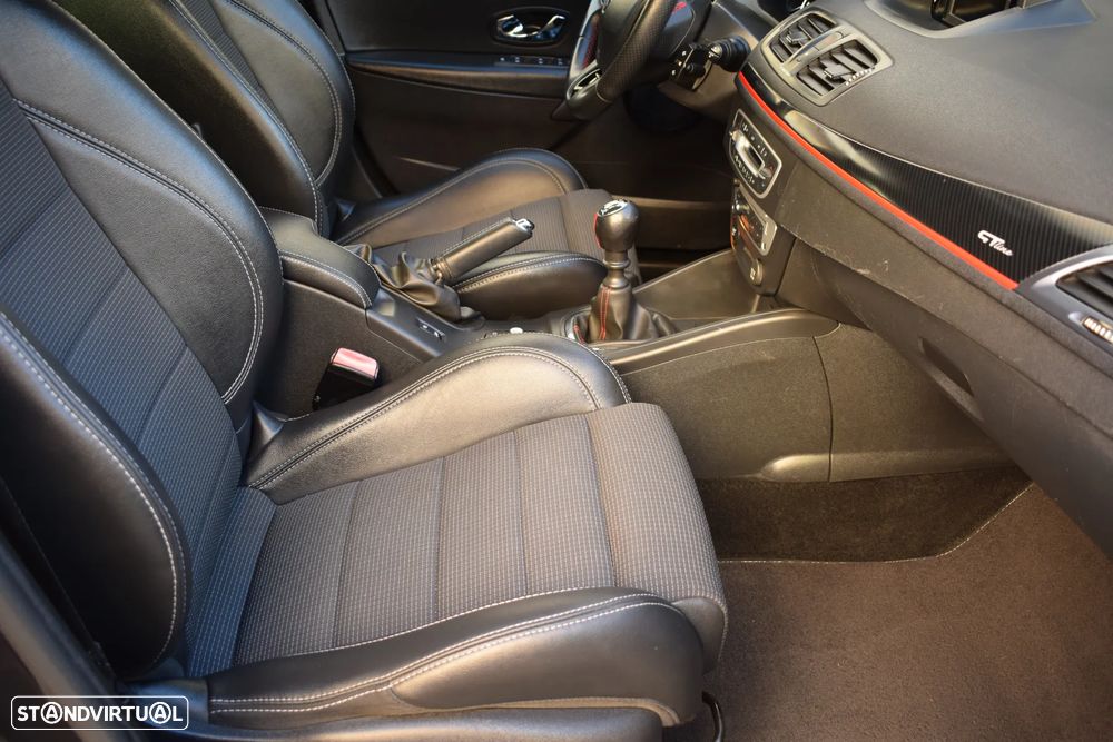 Renault Mégane Sport Tourer 1.5 dCi GT Line - 25