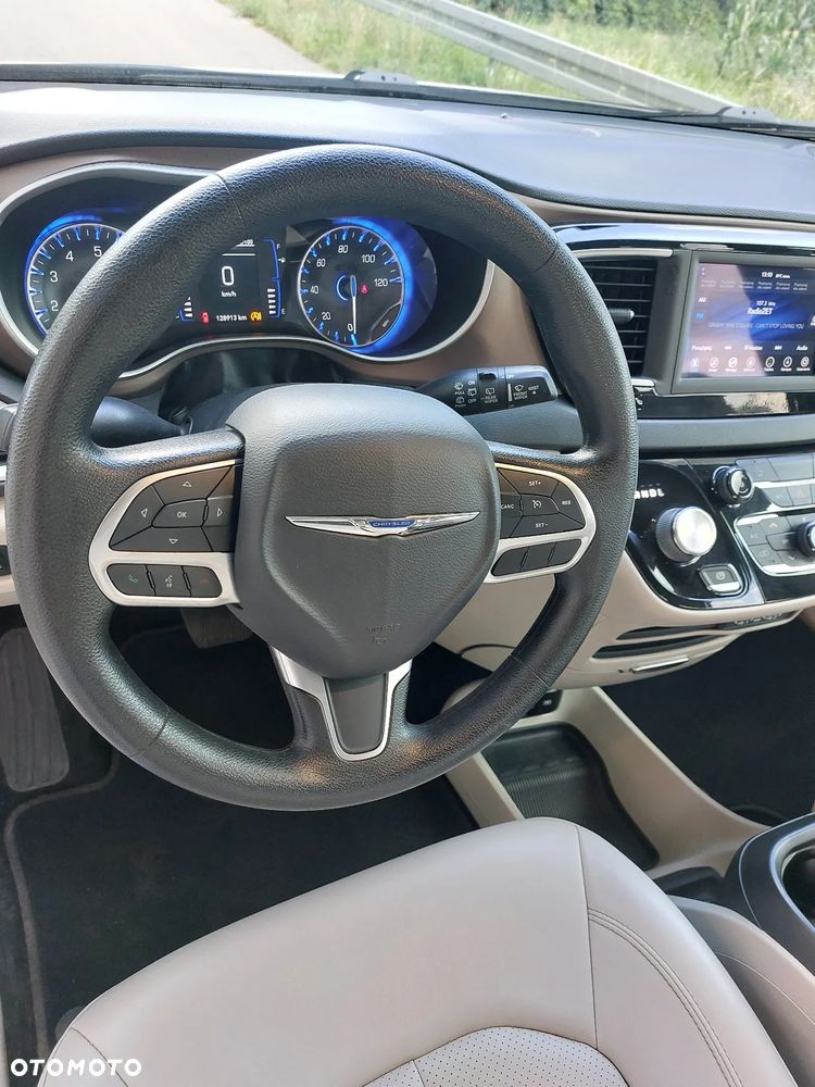 Chrysler Pacifica - 13