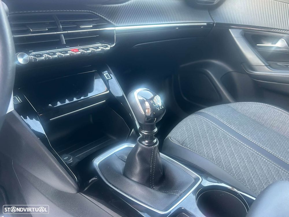 Peugeot 2008 - 17