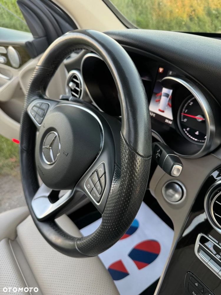 Mercedes-Benz GLC 300 4Matic 9G-TRONIC Exclusive - 22