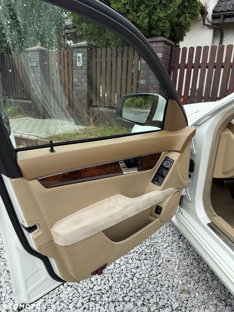 Mercedes-Benz Klasa C 300 Avantgarde 4-Matic - 9