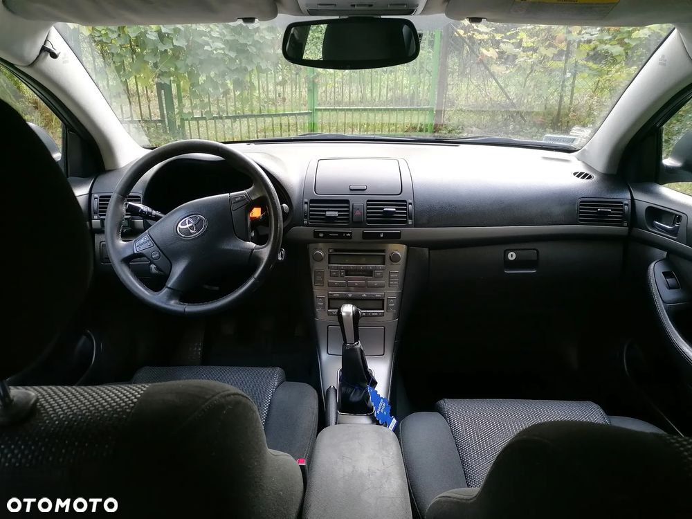 Toyota Avensis 1.8 VVT-i Combi Sol - 12