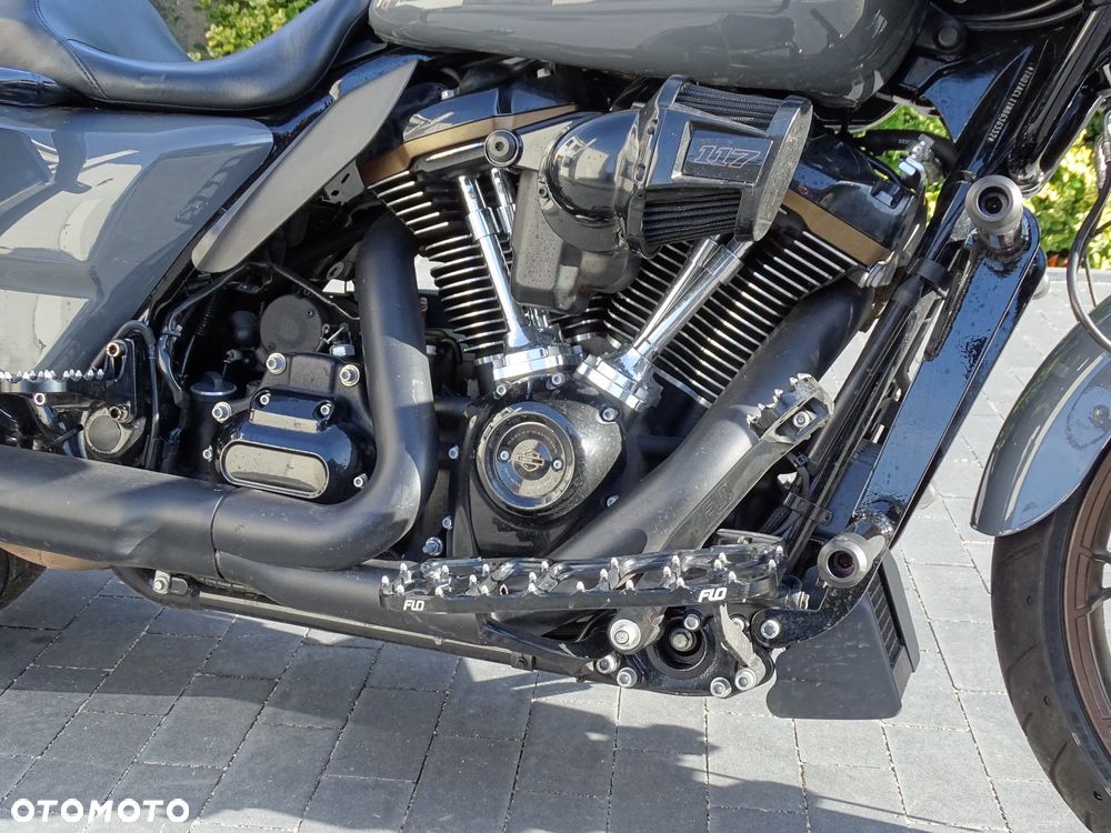 Harley-Davidson Touring Road Glide - 10