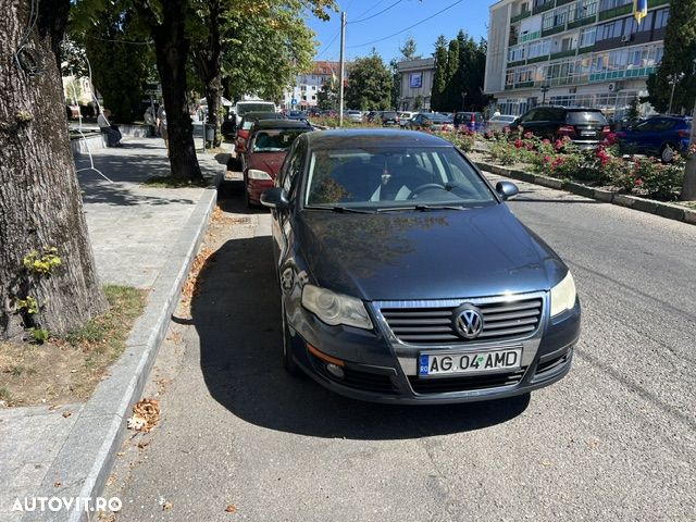 Volkswagen Passat 1.6 FSI Trendline - 1