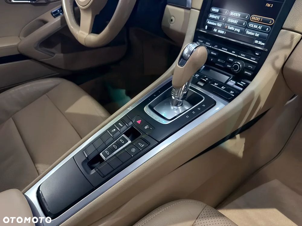 Porsche 911 Carrera PDK - 13