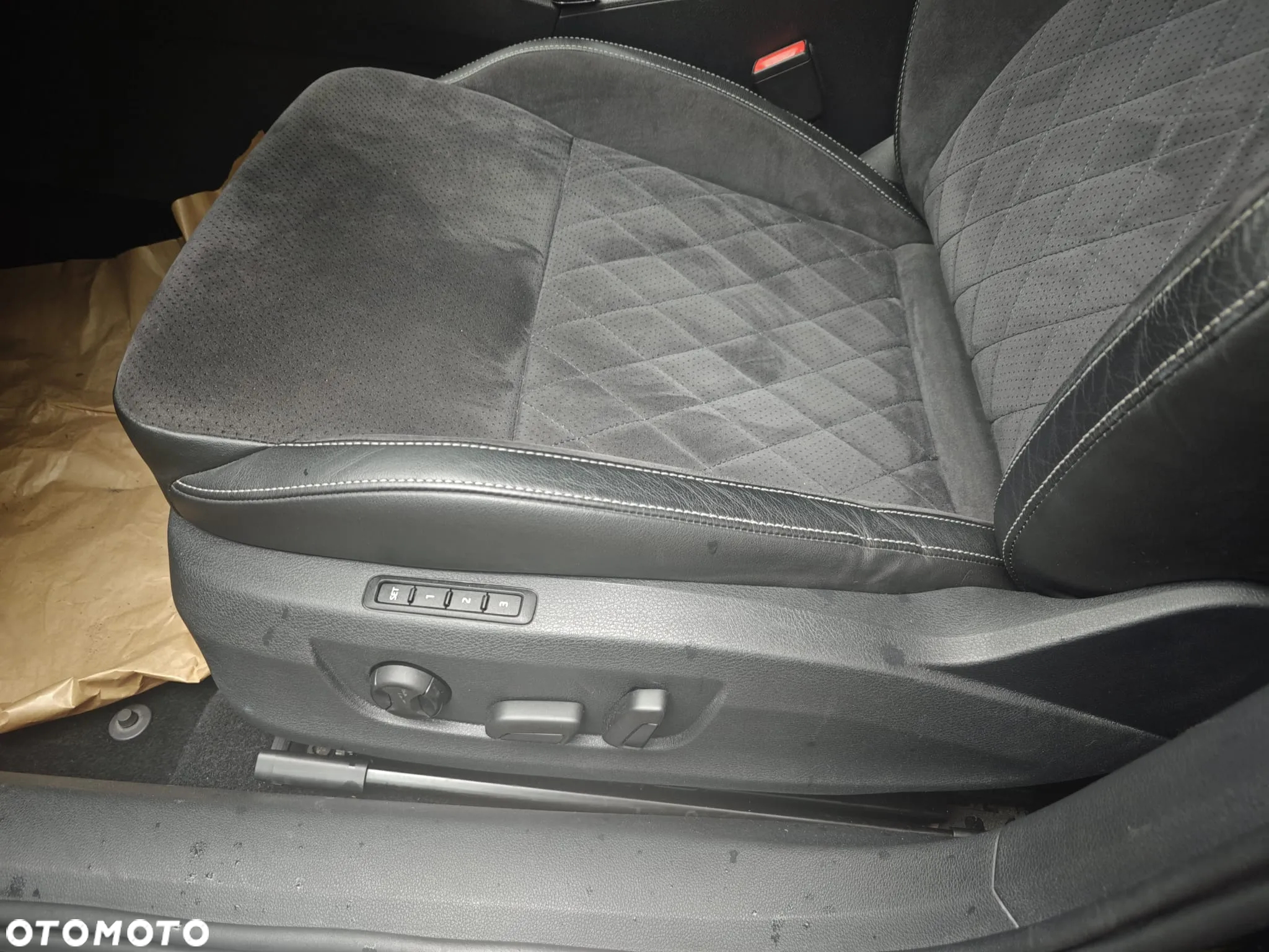 Skoda Superb 2.0 TDI 4x4 DSG Sportline - 35