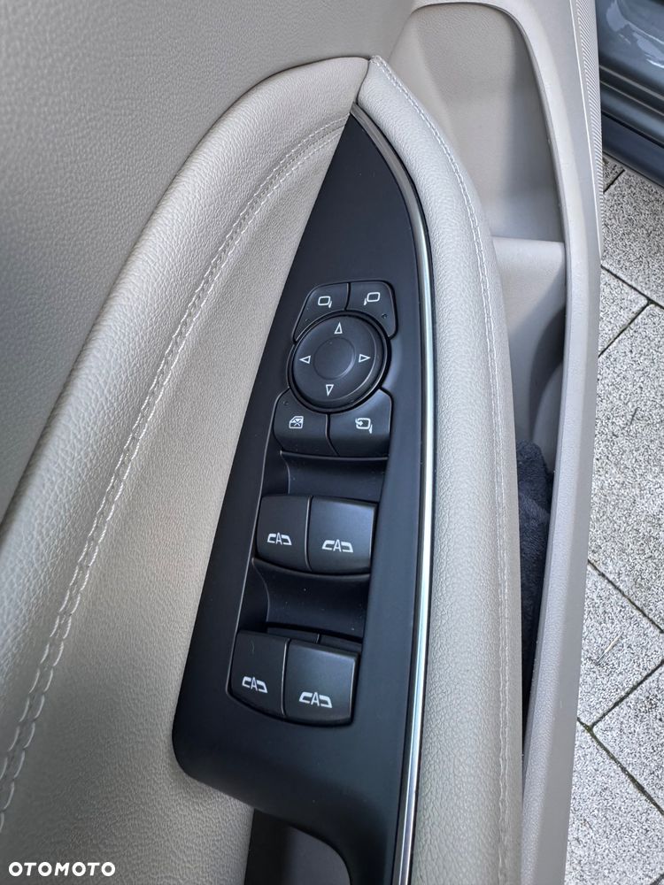 Opel Insignia - 30