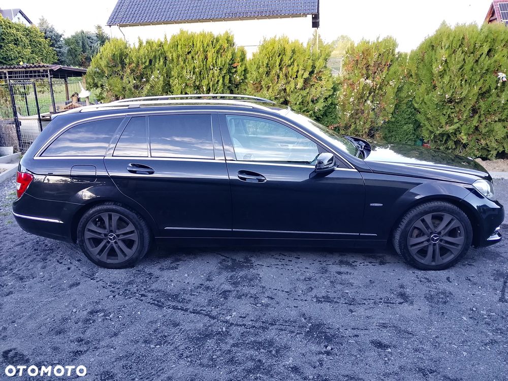 Mercedes-Benz C-Class 2011 photo 4