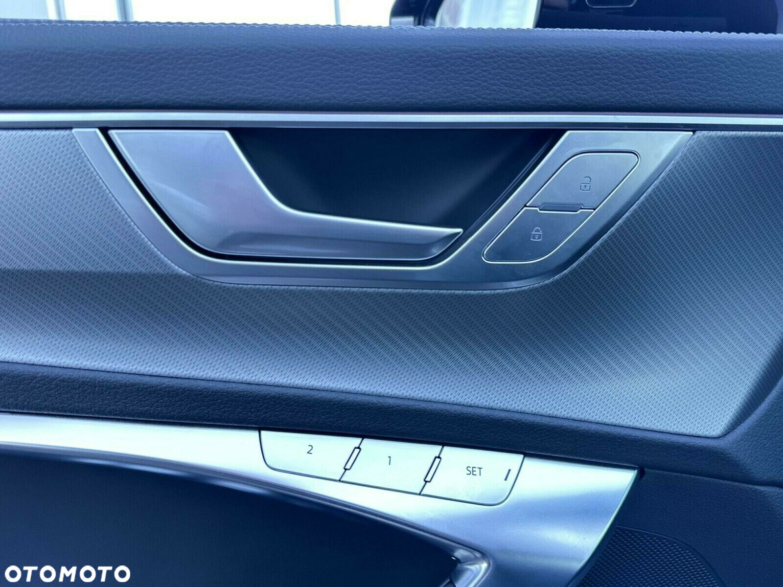 Audi A6 Allroad - 32