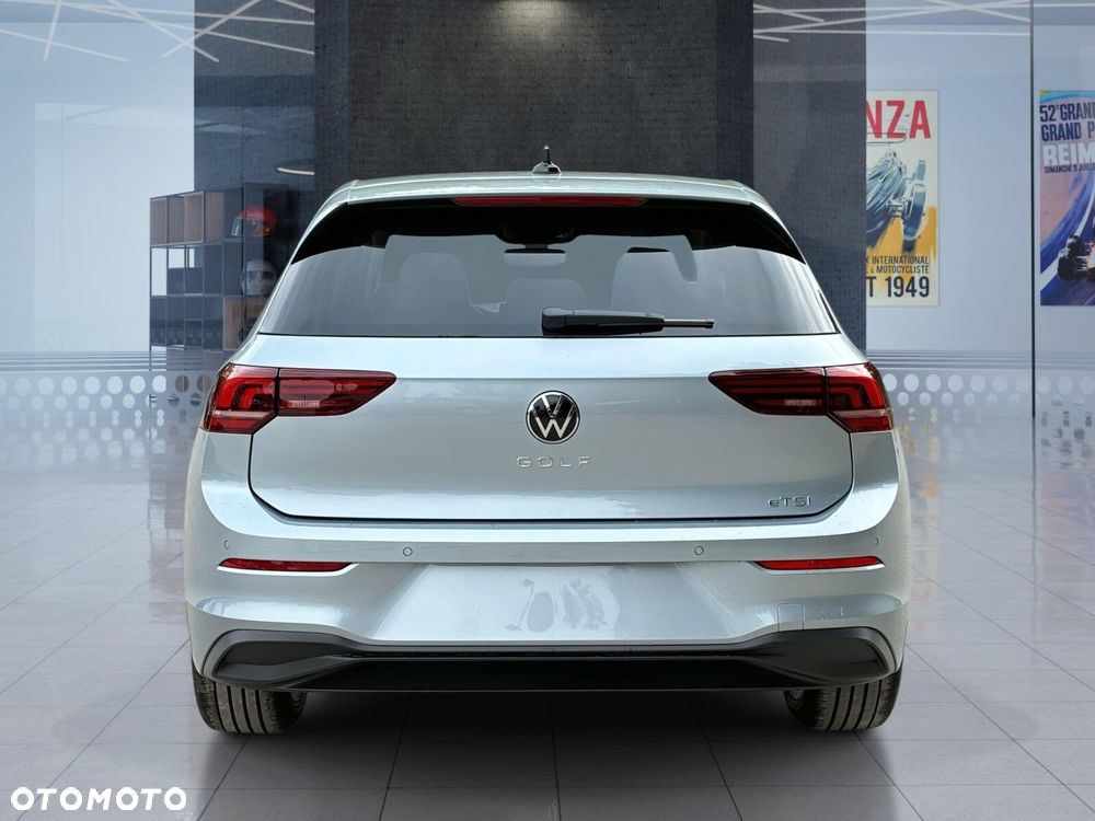 Volkswagen Golf - 10