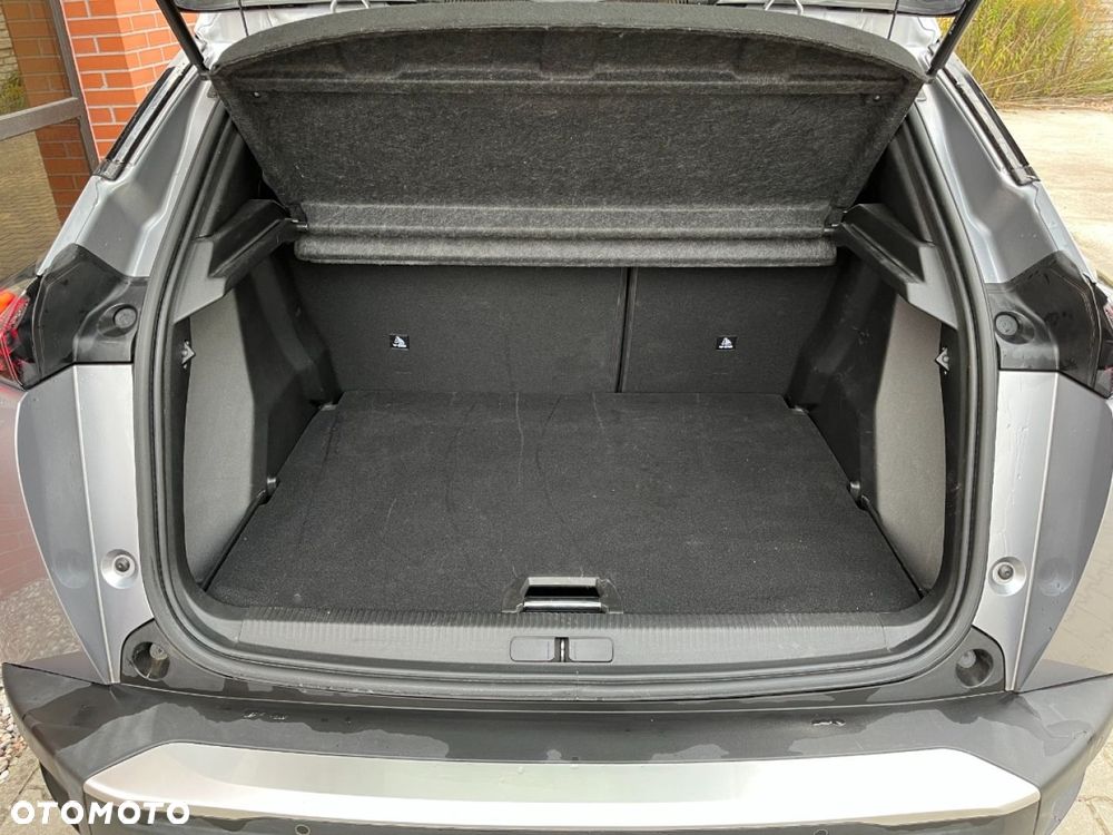 Peugeot 2008 PureTech 100 Allure S&S BVM6 - 29