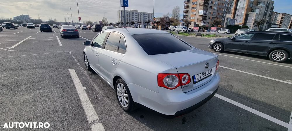 Volkswagen Jetta 1.9 TDI Comfortline - 12