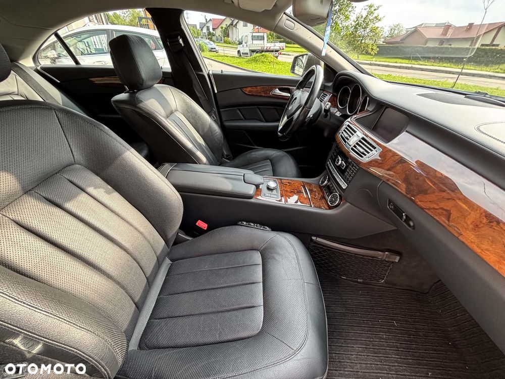 Mercedes-Benz CLS 350 CDI DPF BlueEFFICIENCY 7G-TRONIC - 24