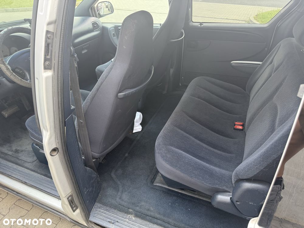 Dodge Grand Caravan - 7