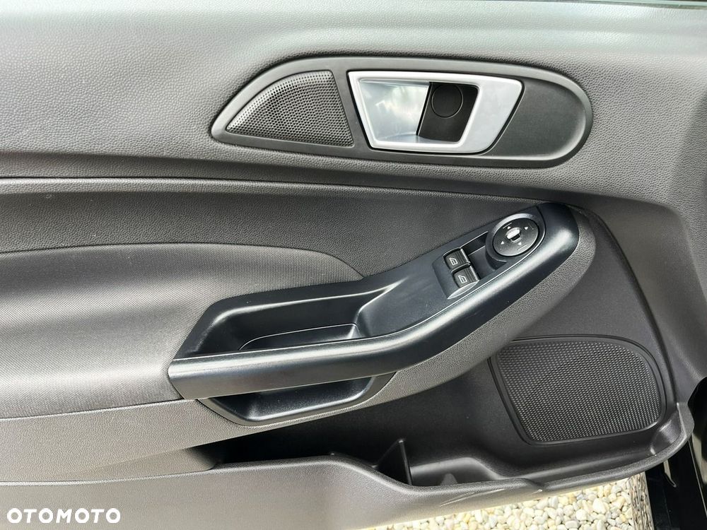 Ford Fiesta 1.0 EcoBoost S&S TREND - 32