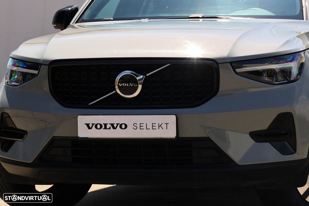 Volvo XC 40 2.0 B3 Plus Dark - 35