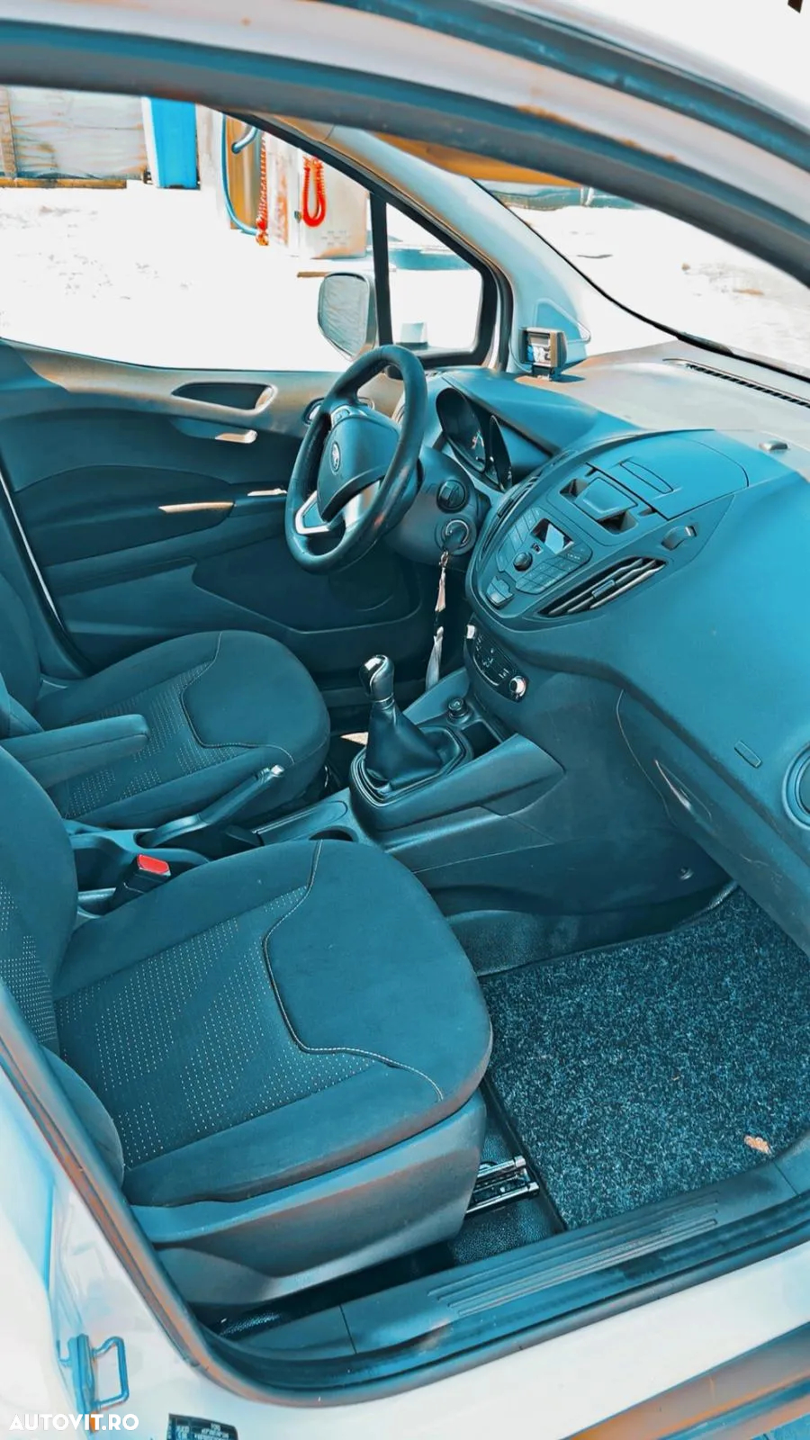 Ford Transit Courier 1.5 TDCi L1 Kombi Commercial Ambiente - 20