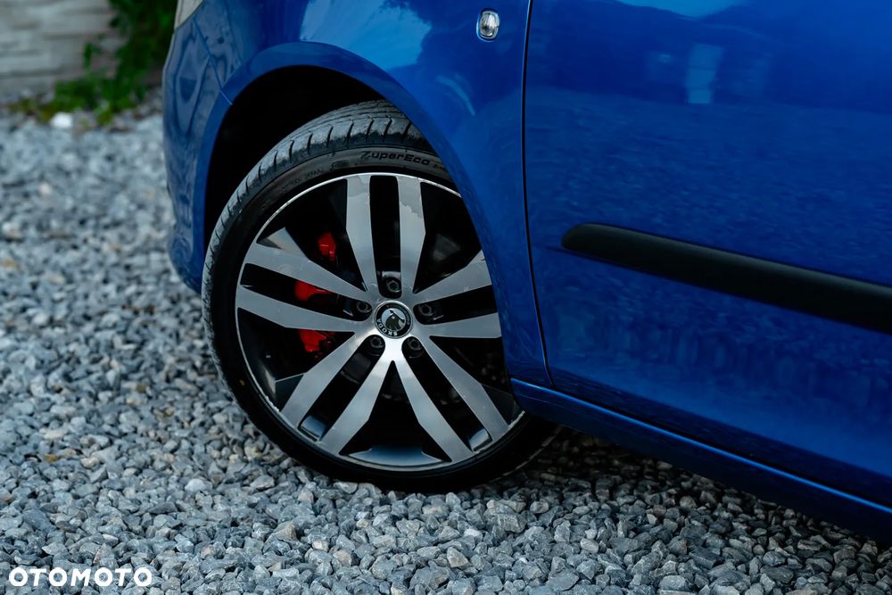 Skoda Fabia 1.4 TSI DSG RS - 16