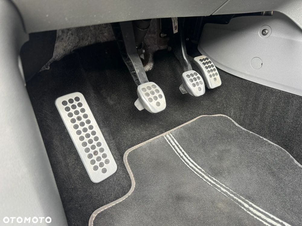 Ford Focus 1.6 16V Style - 29