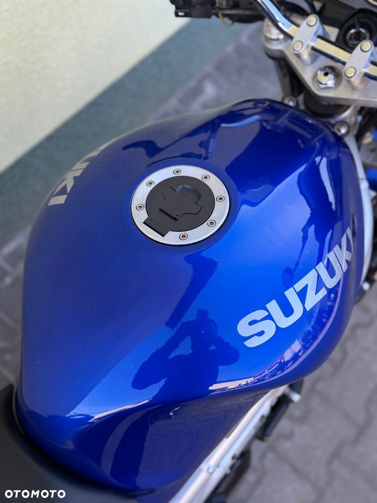 Suzuki SV - 17