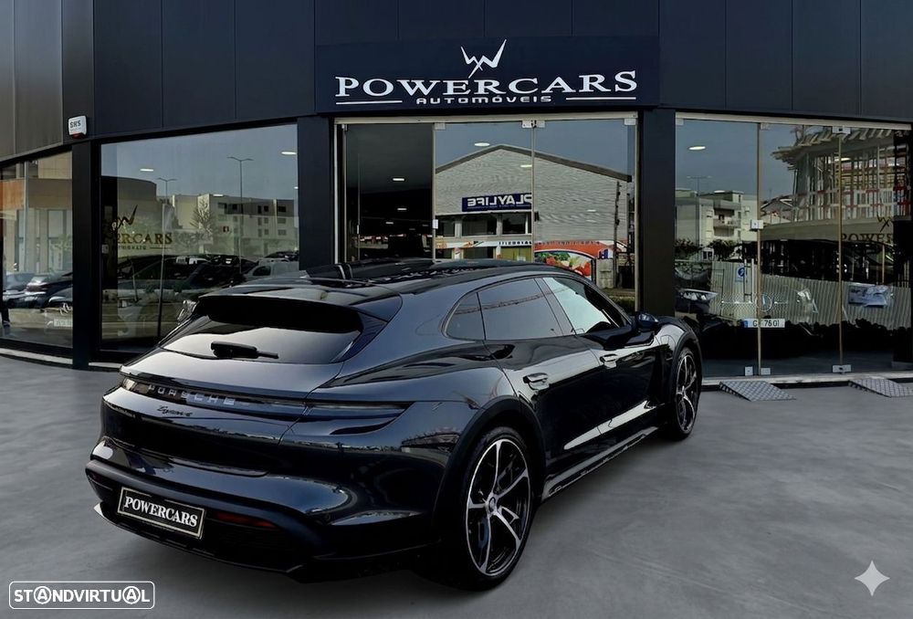 Porsche Taycan Cross Turismo 4 - 7