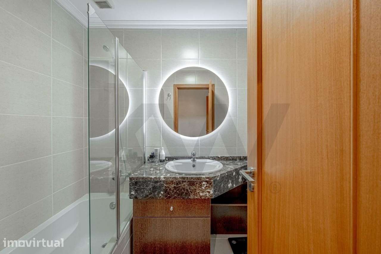 Apartamento T2 no Caniço - Vista Mar | Arrendamento - Grande imagem: 3/11