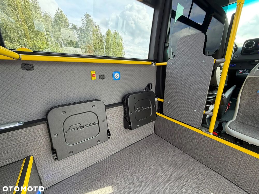 Mercedes-Benz Sprinter 517 - 21