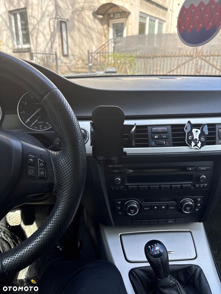 BMW Seria 3 320i - 11