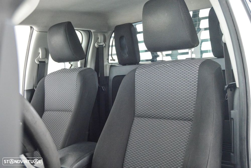 Toyota Hilux 2.4 D-4D 4X2 Cabine Extra 3L - 42