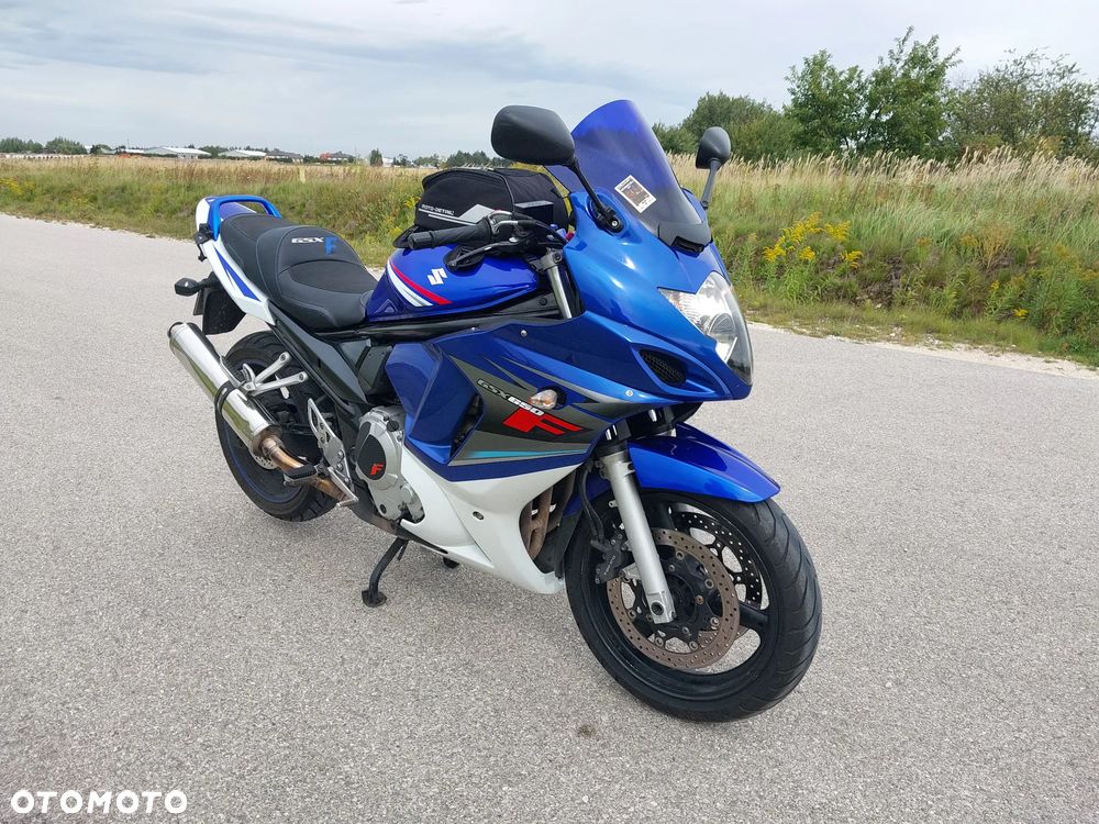 Suzuki GSX - 17