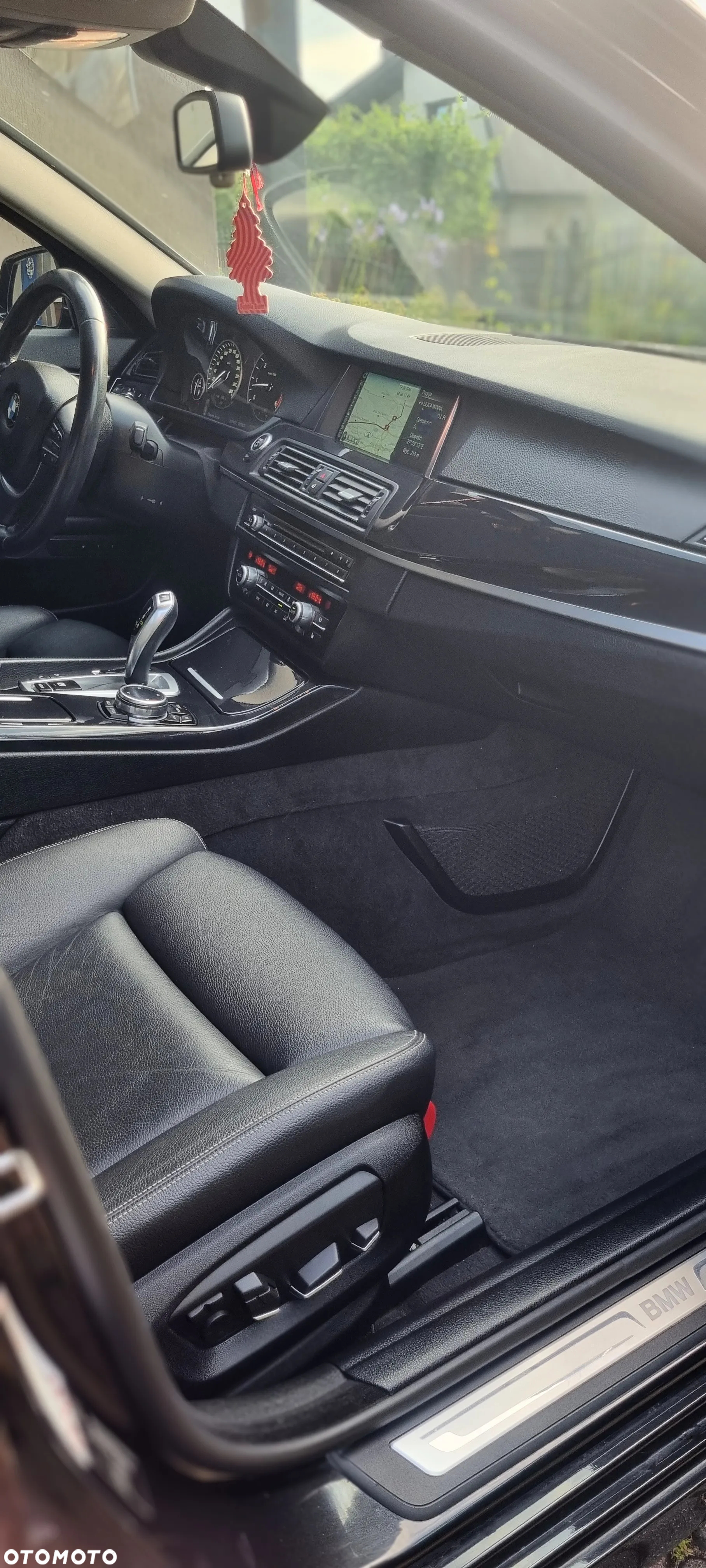 BMW Seria 5 530d xDrive Modern Line - 28
