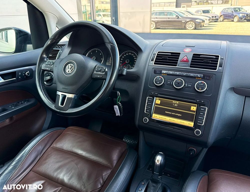 Volkswagen Touran 2.0 TDI DPF DSG Cross - 17