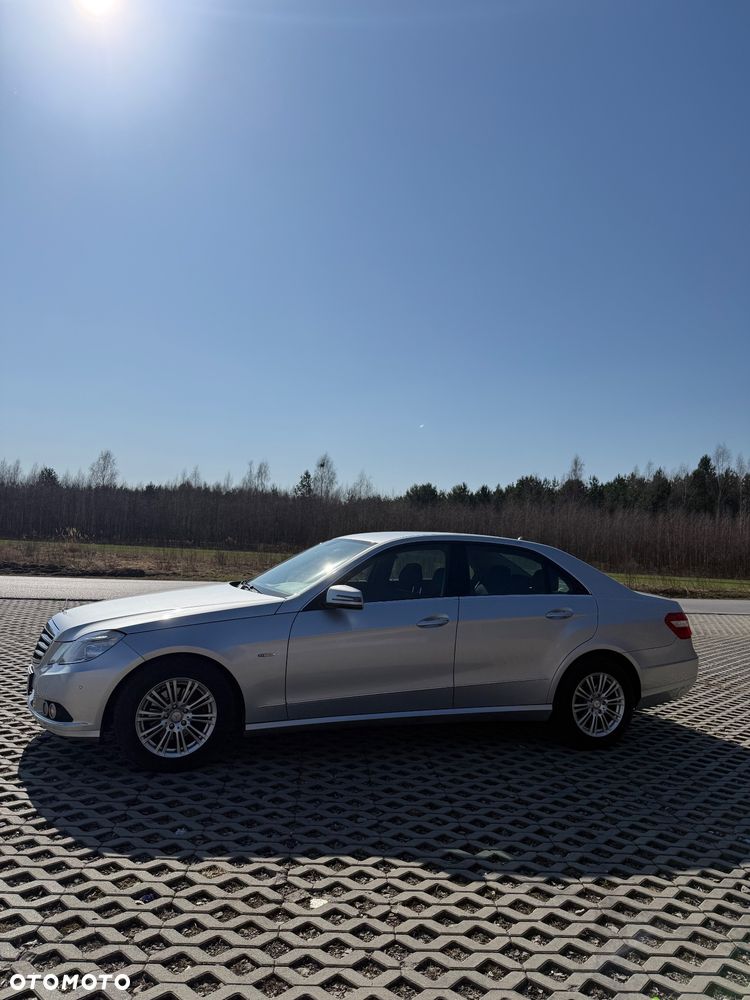 Mercedes-Benz Klasa E 220 CDI DPF BlueEFFICIENCY Automatik Elegance - 5