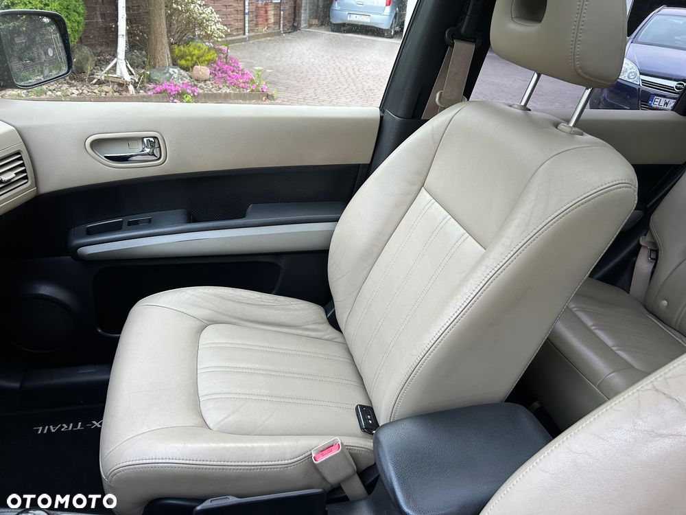 Nissan X-Trail 2.0 dCi 4x4 DPF LE - 17