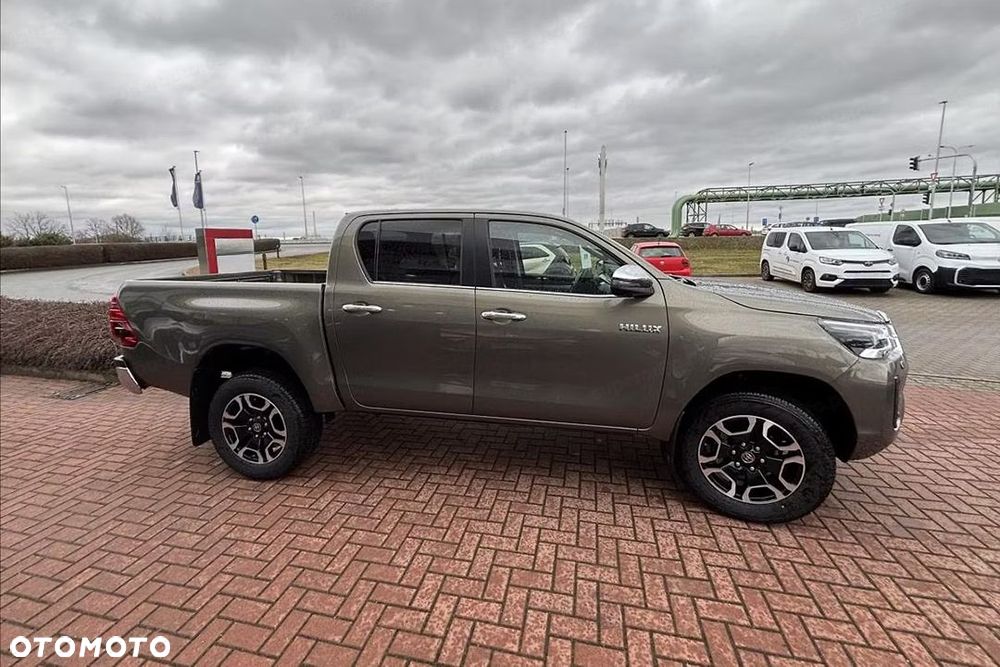 Toyota Hilux - 4