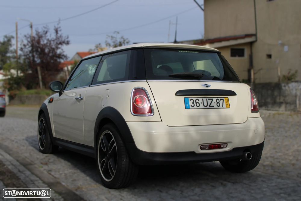 MINI 3 Portas One D - 2