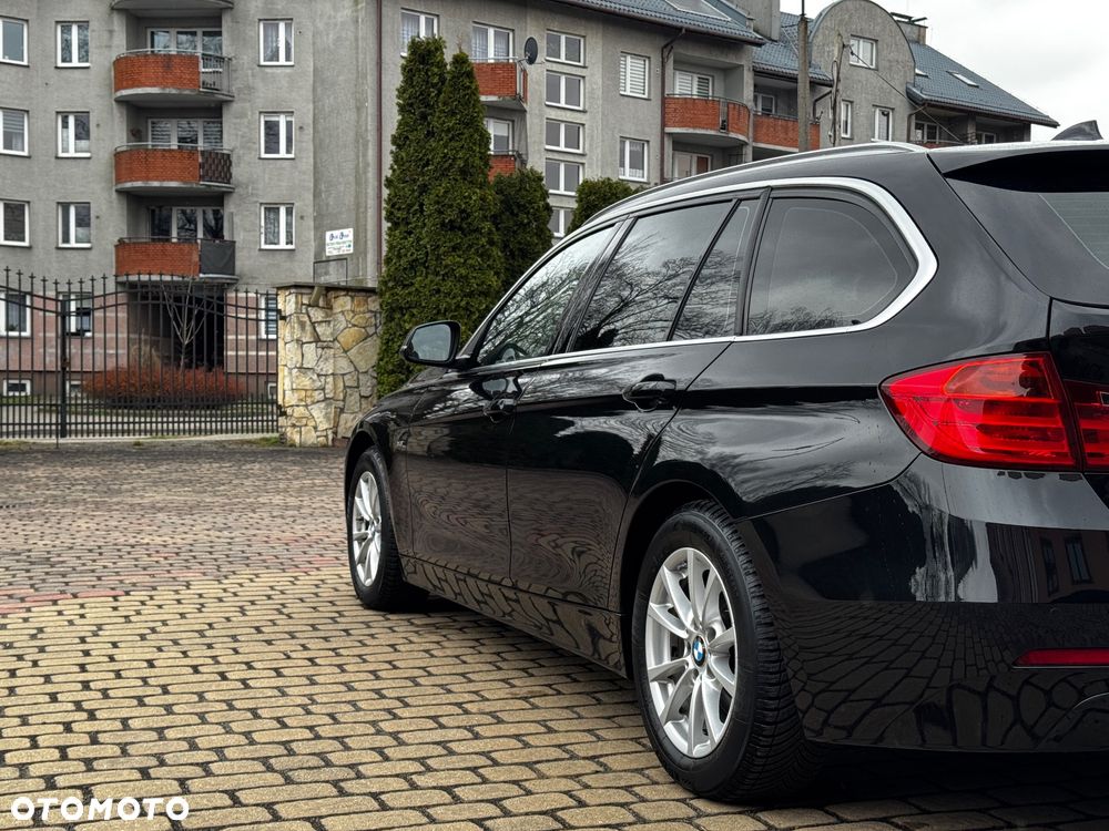 BMW Seria 3 320d Luxury Line EU6 - 35