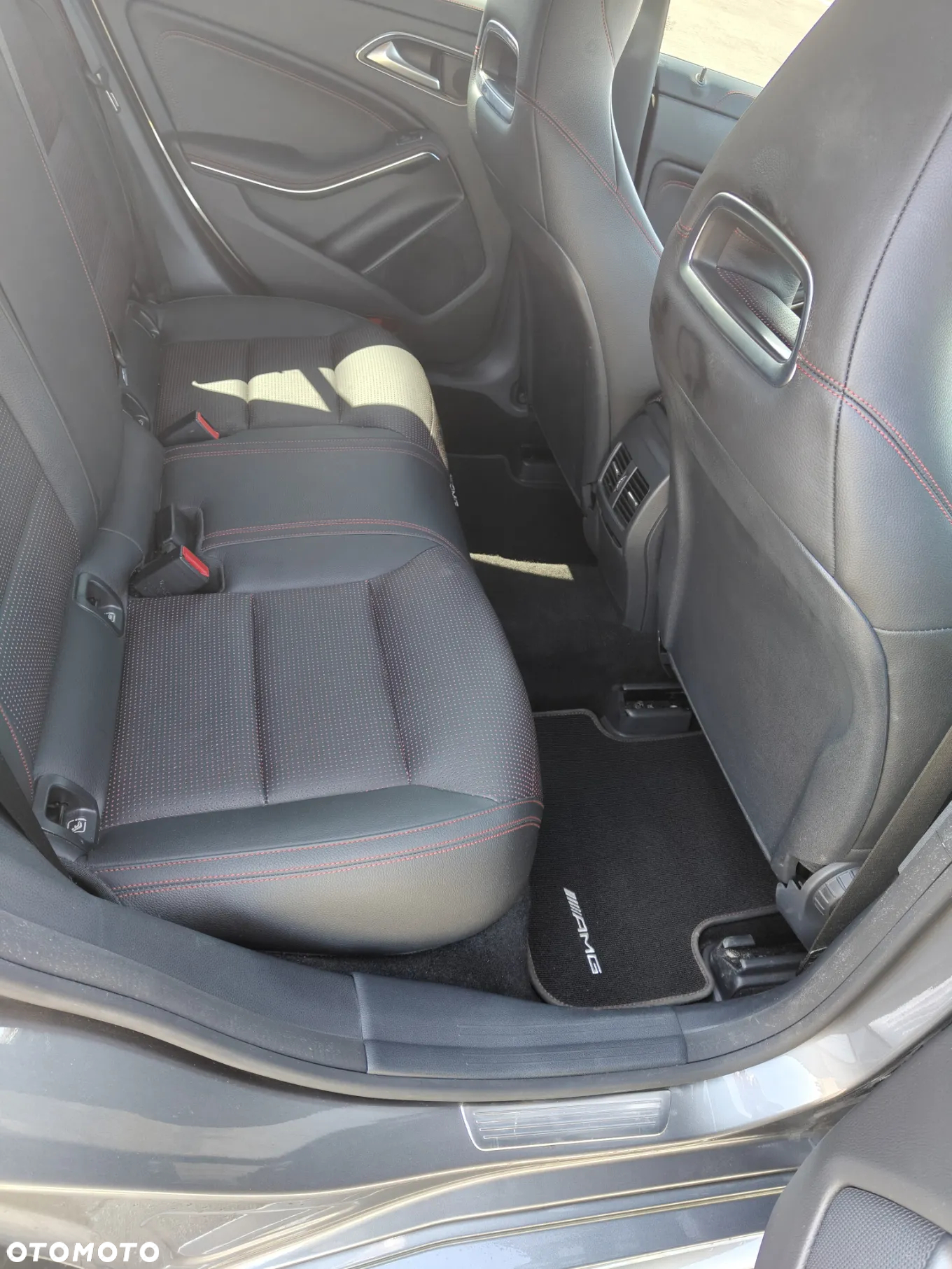 Mercedes-Benz CLA 220 4-Matic AMG Line - 16